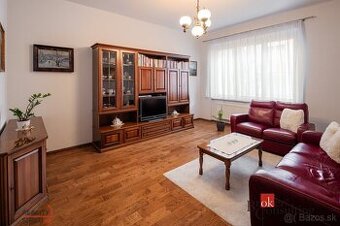 Rodinný dom priamo v centre s 2 bytovými jednotkami, 563m2,