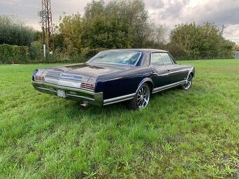 1966 Oldsmobile Delta 88, 4door