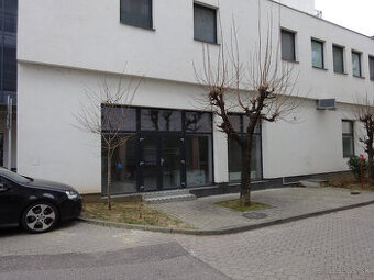NOVÝ OBCHODNÝ PRIESTOR POLYGÓN S VÝKLADMI, 63m2, prízemie