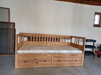 Predam postel ikea