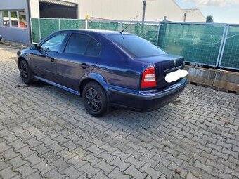 Predam škoda octavia 1.6 benzín kw 55 r.v 1998