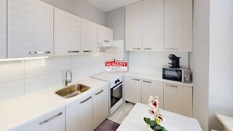 (61 m²) 2i SLNEČNÝ BYT V CENTRE S BALKÓNOM