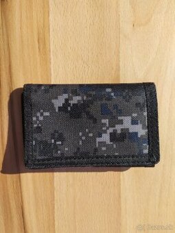 Nová maskáčová peňaženka Digital Dark Grey