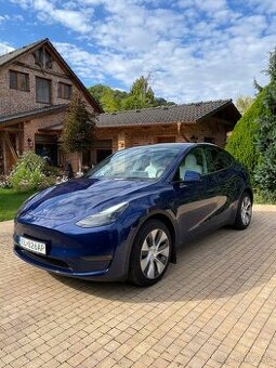 Tesla model Y Long range EAP AMD Ryzen
