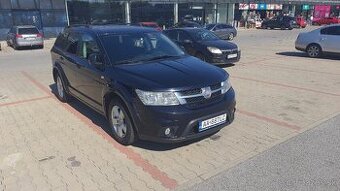 Fiat Freemont 2.0 MJT 125kW – 7 miest, trojzónová klíma, vyh