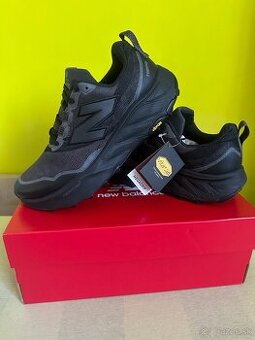 Bezecke tenisky New Balance Hierro 9