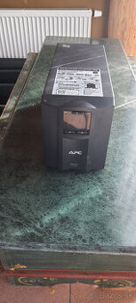 ZÁLOŽNÝ ZDROJ APC SMART-UPS C 1000VA LCD REZERVOVANÉ