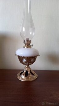 Starožitná petrolejová lampa