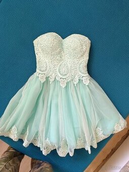 Spoločenské krásne šaty vel.S