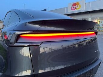 TESLA MODEL Y PREMIUM LONG RANGE ALL-WHEEL DRIVE