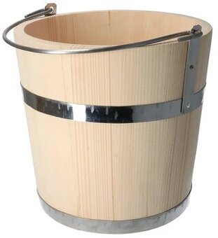 Drevené vedro kované