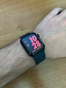 Apple Watch SE (2022) 40 mm