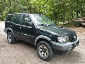 Rozpredam nissan terrano 2.7 a 3.0