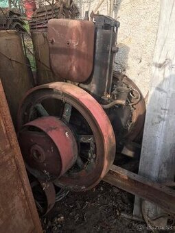 Predám veľký stabilný motor slavia 11 HP
