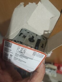 Termostat jung na podlahové kúrenie - 1