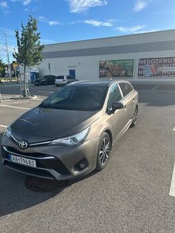 Toyota Avensis 2.0 D-4D 105 kW, r.2018