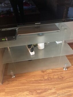 Stolik pod tv