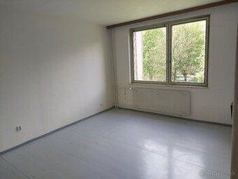 Ponúkame na predaj 2 izbový byt v Trenčianskych Tepliciach.