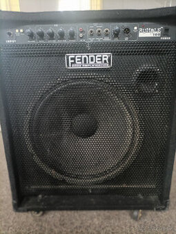Fender rumble 100 basgitarové kombo