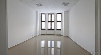 Klimatizované priestory v centre Bytče na prenájom.