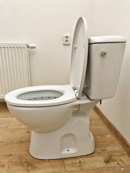 Predám kombi WC komplet so sedátkom vo výbornom stave