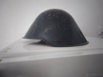 Prilba vojenska helma