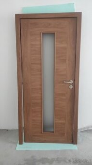 Predam intrierove dvere+zarubnu, farba BUK, sirka 80cm