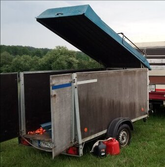 Predám prívesný vozík skriňový