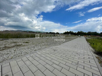 Developerský stavebný pozemok so stav. povolením - 9,5ár  N.