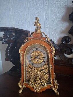 Prodám stolní hodiny s budíkem