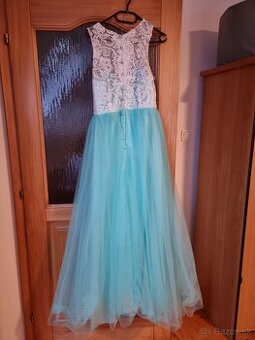 Krásne spoločenské šaty