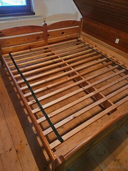 Manželská drevená posteľ 180x200
