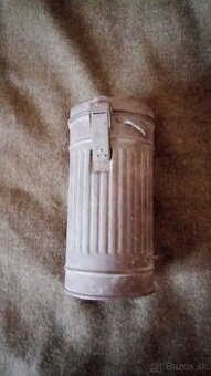 Puzdro na nemeckú plynovú masku.