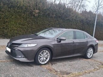 Toyota Camry Hybrid Executive Automat r. 2020