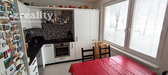 Na predaj veľký 3 izbový byt v Nových Zámkoch