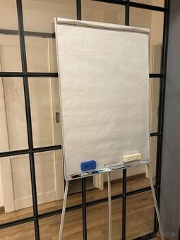 A1 Flipchart – magnetická tabuľa + fixky + papiere