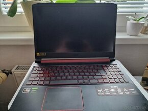Predám herný notebook Acer - 1
