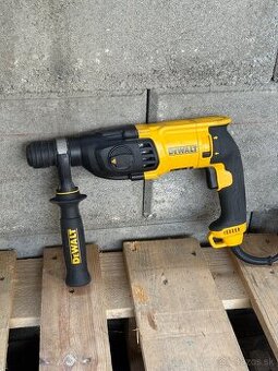 Elektrické kladivo Dewalt
