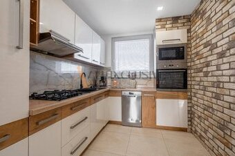 ALL INCLUSIVE l NA PREDAJ 4 IZBOVÝ BYT S BALKÓNOM, VEĽKÝ MED