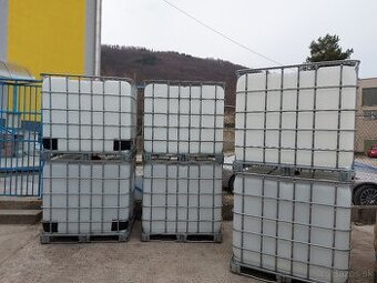 1000 litrové IBC nádrže