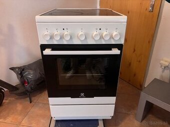 Predám sporák Electrolux – funkčný, za symbolickú cenu 30 €