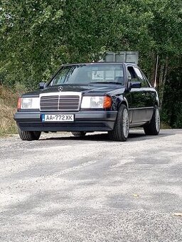 Mercedes Benz 220E W124