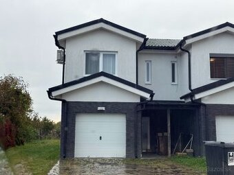 Nádherná novostavba dom s garážou v Slovenskom Grobe
