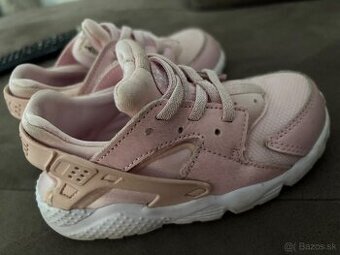 Predám detské tenisky Nike Huarache ružové Vel27