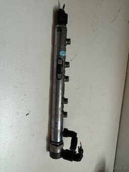 Vstrekovania rampa Toyota Auris Avensis 0445214278