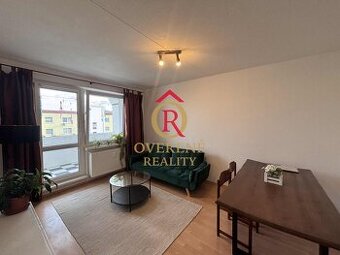 Na predaj priestranný 3- izbový byt s loggiou - Zvolen- Zápa