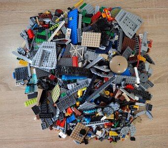 Mix dielikov LEGO TECHNIC, STAR WARS, CITY 3 sady po 2 kg