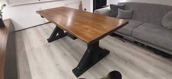 Masívny Jedálenský stôl - industrial