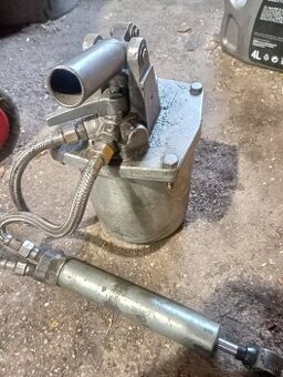 Rucna hydraulicka pumpa