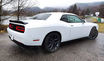 Dodge Challenger R/T 5.7 HEMI